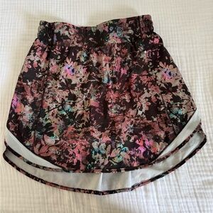 Hotty hot high rise skirt lululemon size 4 excellent condition